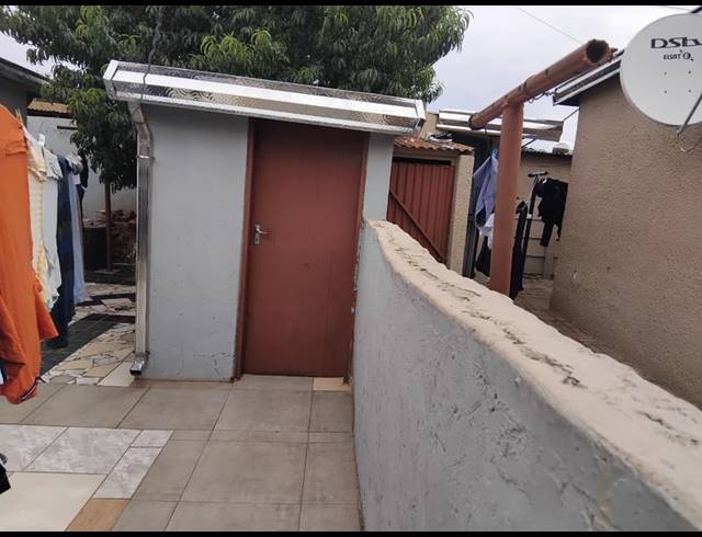 2 BEDROOM HOUSE FOR SALE IN MOSELEKE
